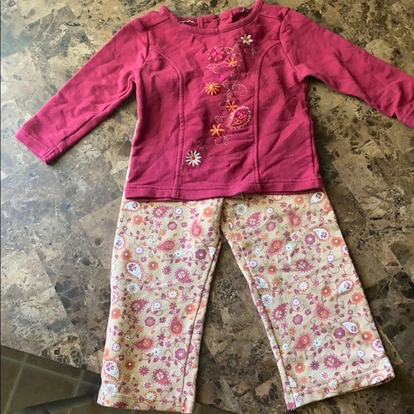 No brand tag but size tag is 24M . - Picture 1 of 3